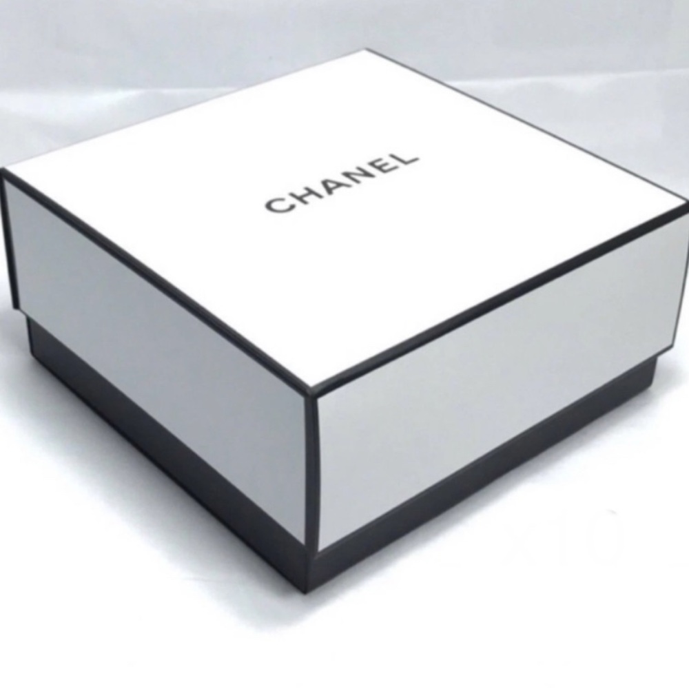 Chanel Classic Black and White Gift Box